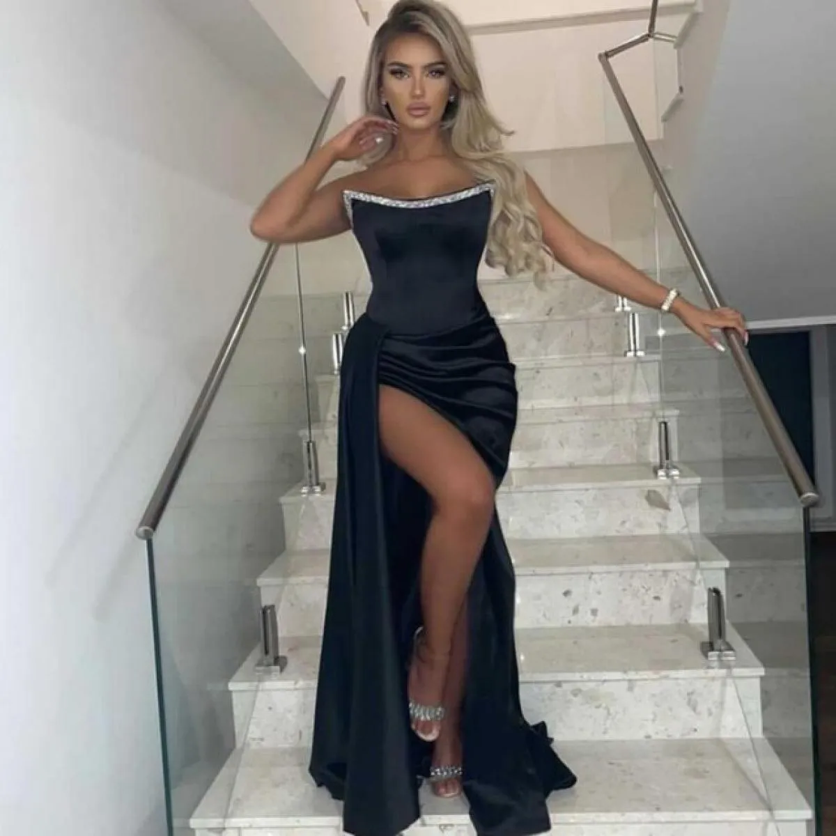 Abiti da sera da donna neri Perline formali Senza spalline in raso con spacco alto Abiti da ballo Lunghezza pavimento Cocktail P