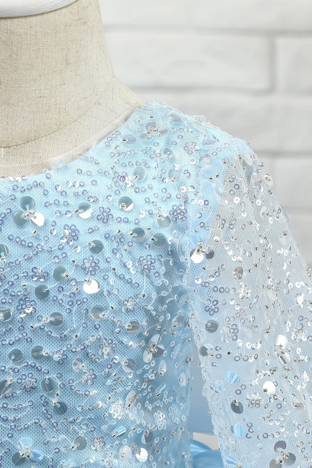 Abito da ragazza con fiori di paillettes azzurro con maniche